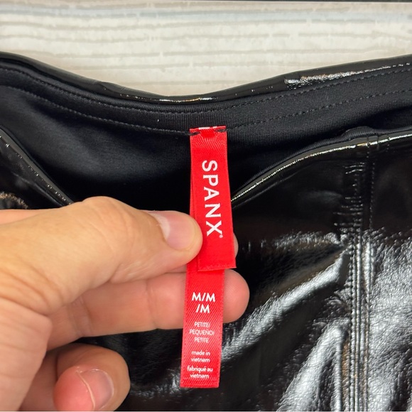 SPANX Faux Leather Liquid Gloss Black Moto Leggings Size Medium - Picture 2 of 7